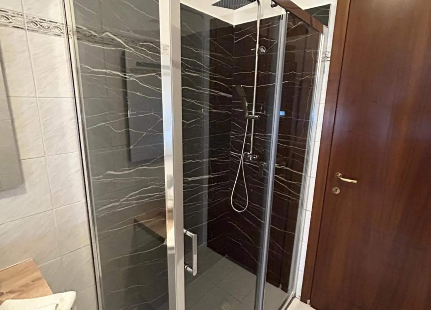 Bed and Breakfast Bed Station -Self Check In- Бергамо Отель типа 