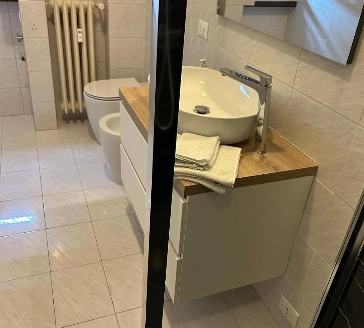 Bed and Breakfast Bed Station -Self Check In- Бергамо Отель типа 